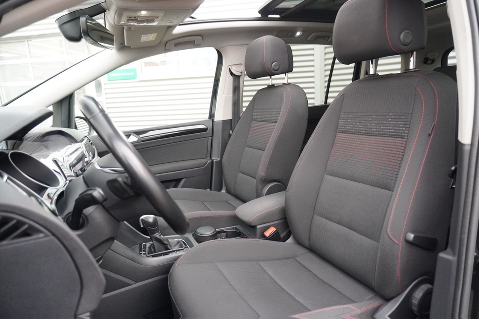 Volkswagen Touran 1.4 TSI DSG Sound LED AHK Navi 7-Sitzer foto 20