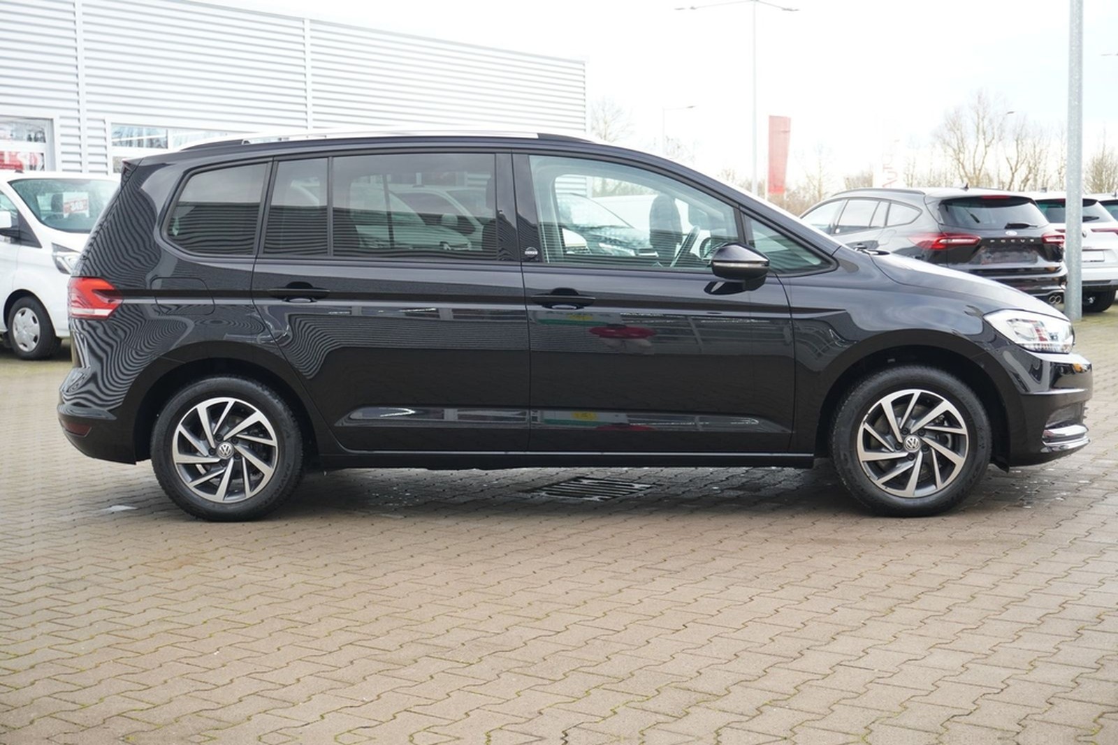 Volkswagen Touran 1.4 TSI DSG Sound LED AHK Navi 7-Sitzer foto 5