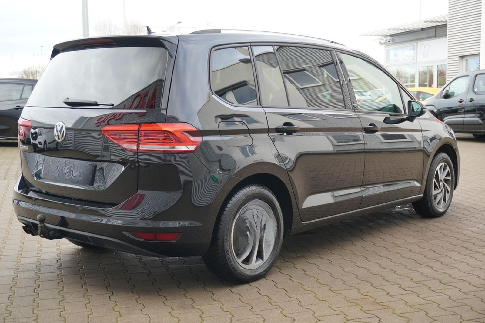 Volkswagen Touran 1.4 TSI DSG Sound LED AHK Navi 7-Sitzer foto 6