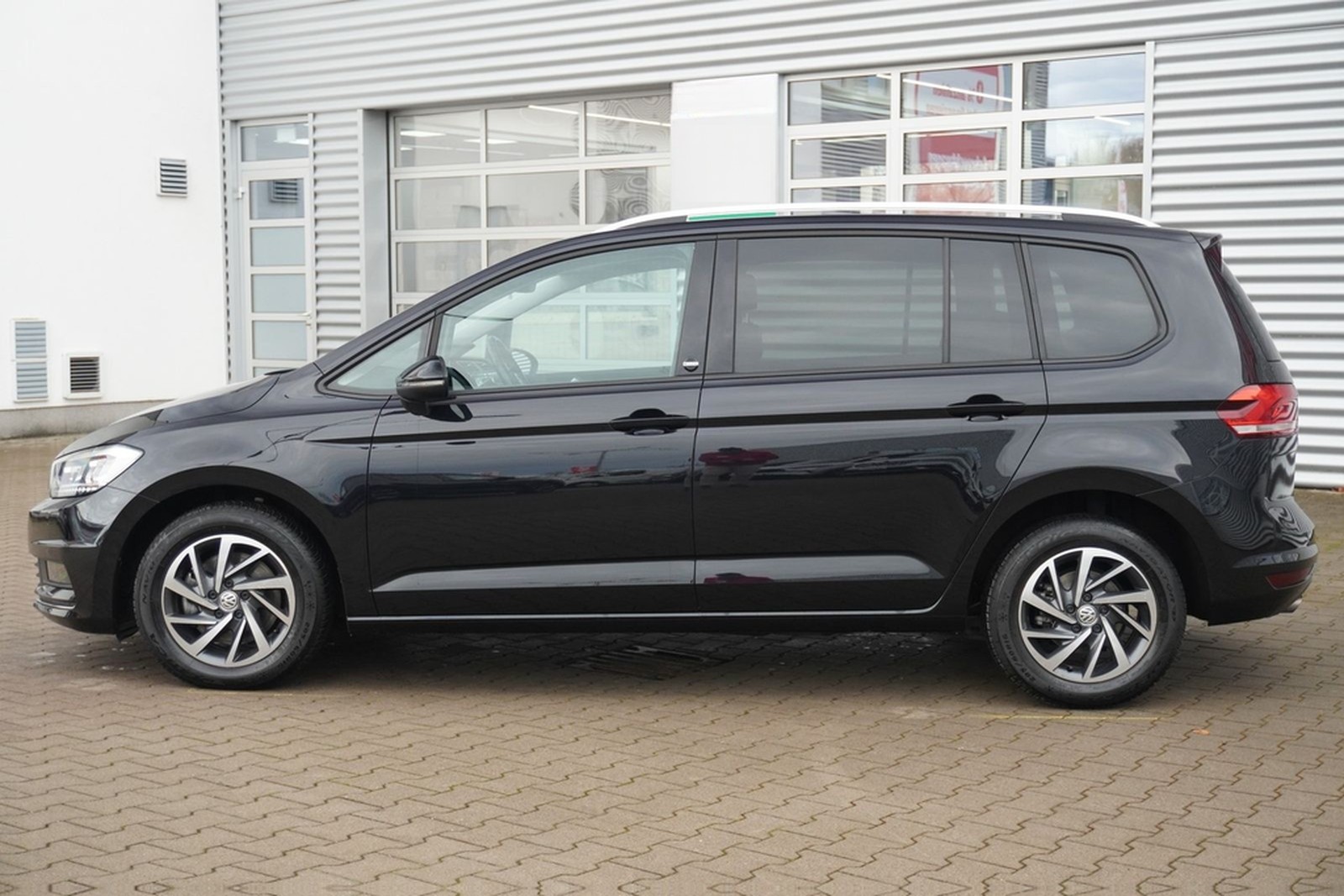 Volkswagen Touran 1.4 TSI DSG Sound LED AHK Navi 7-Sitzer foto 9