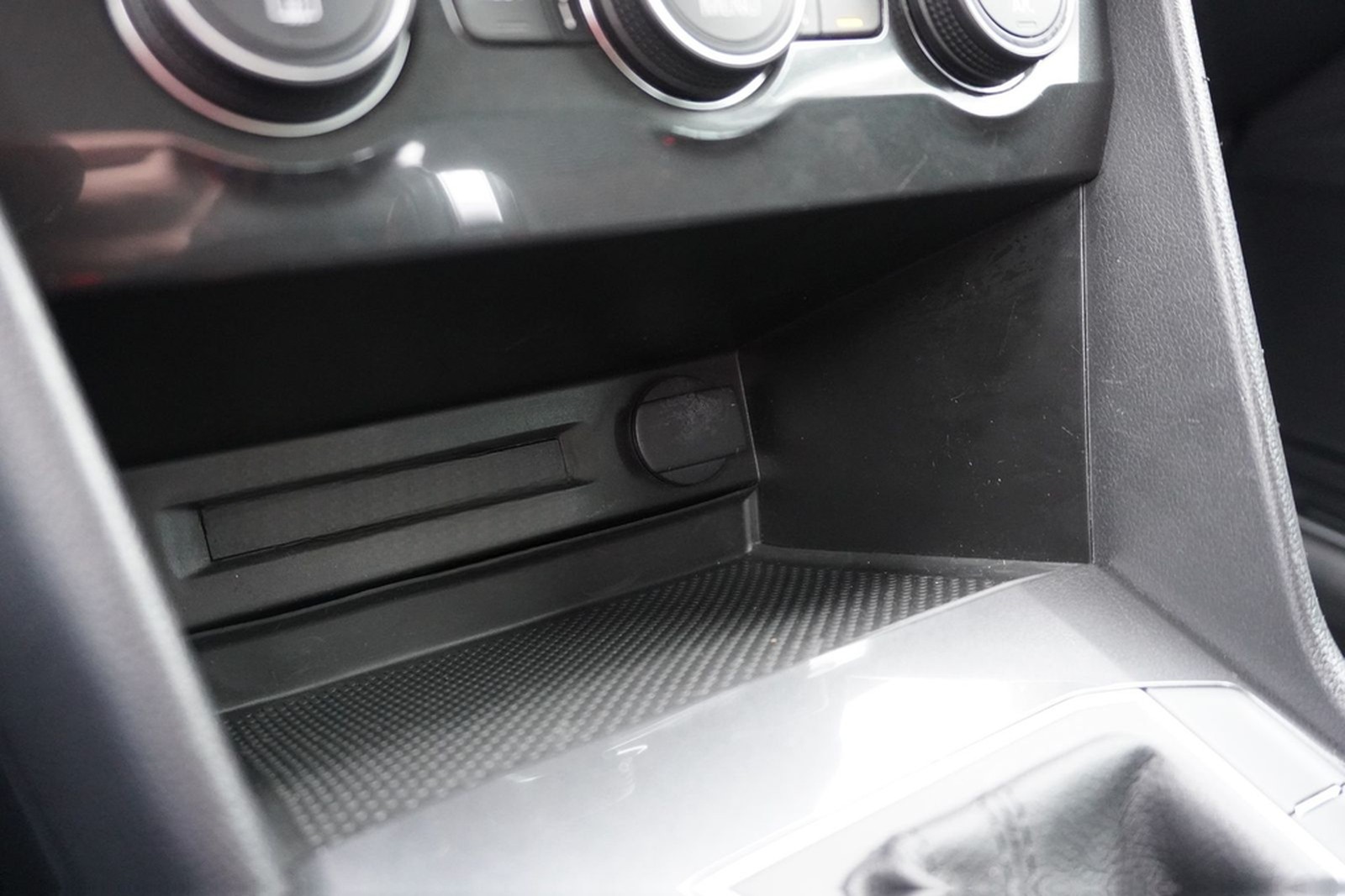 Volkswagen Tiguan 1.4 16V TSI Sound LED Navi ACC App-Connec foto 28