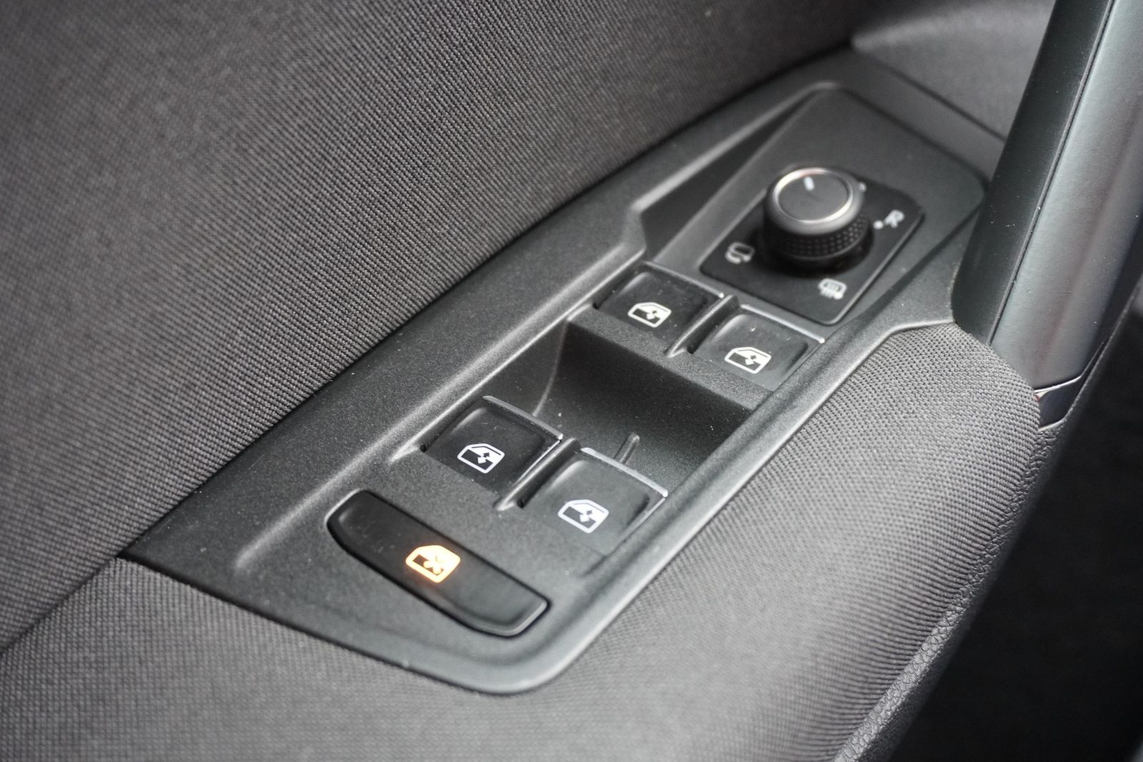Volkswagen Tiguan 1.4 16V TSI Sound LED Navi ACC App-Connec foto 39