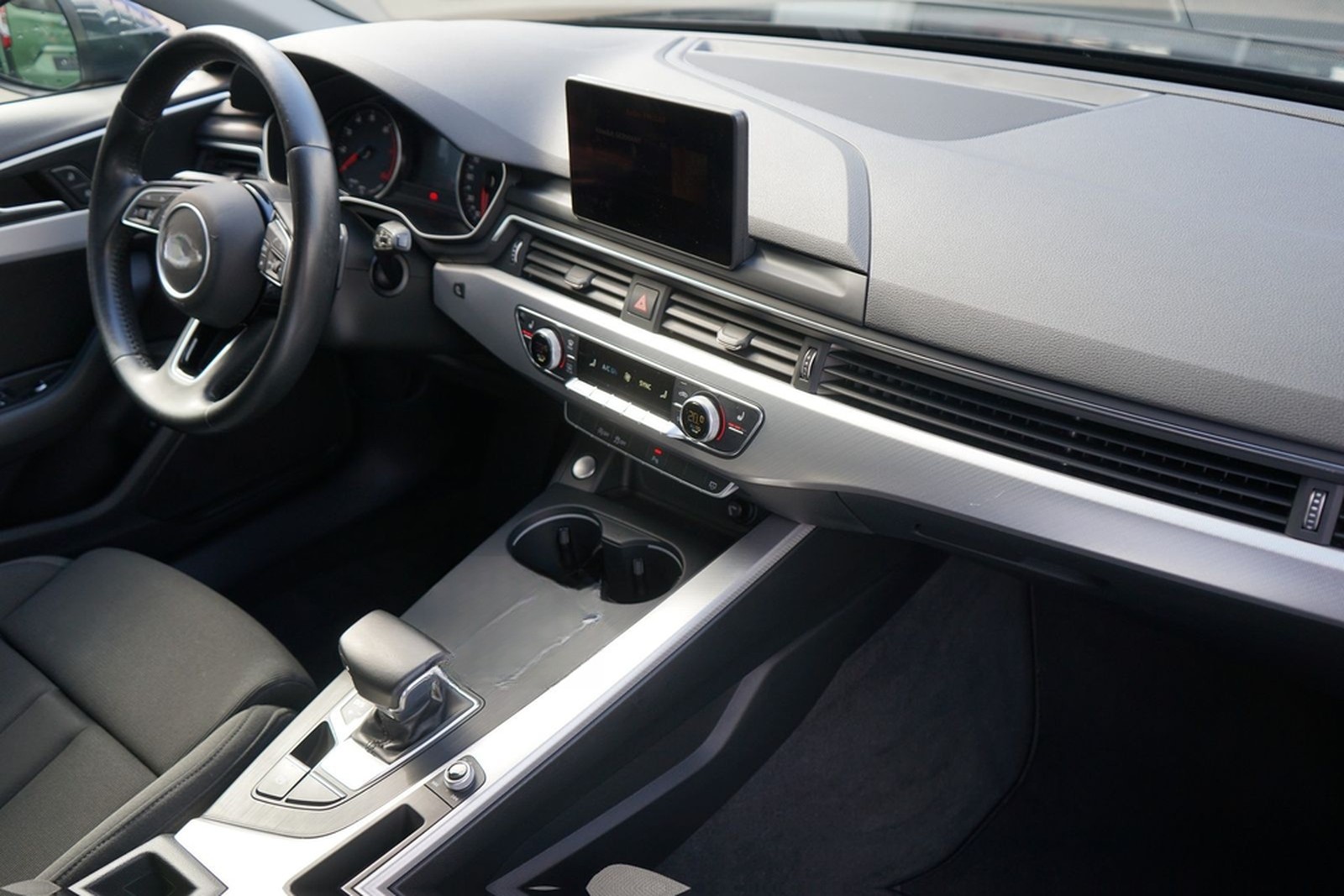 Audi A4 Avant 1.4 TFSI basis LED Tempomat Sitzheizung foto 5