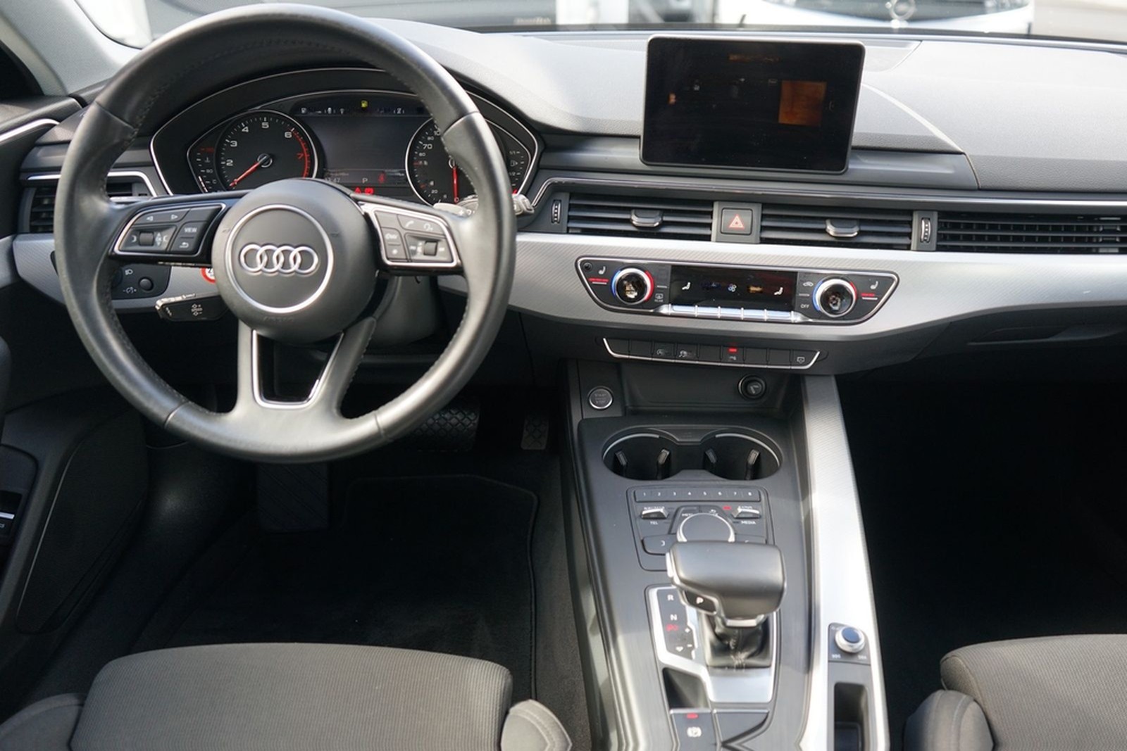 Audi A4 Avant 1.4 TFSI basis LED Tempomat Sitzheizung foto 6