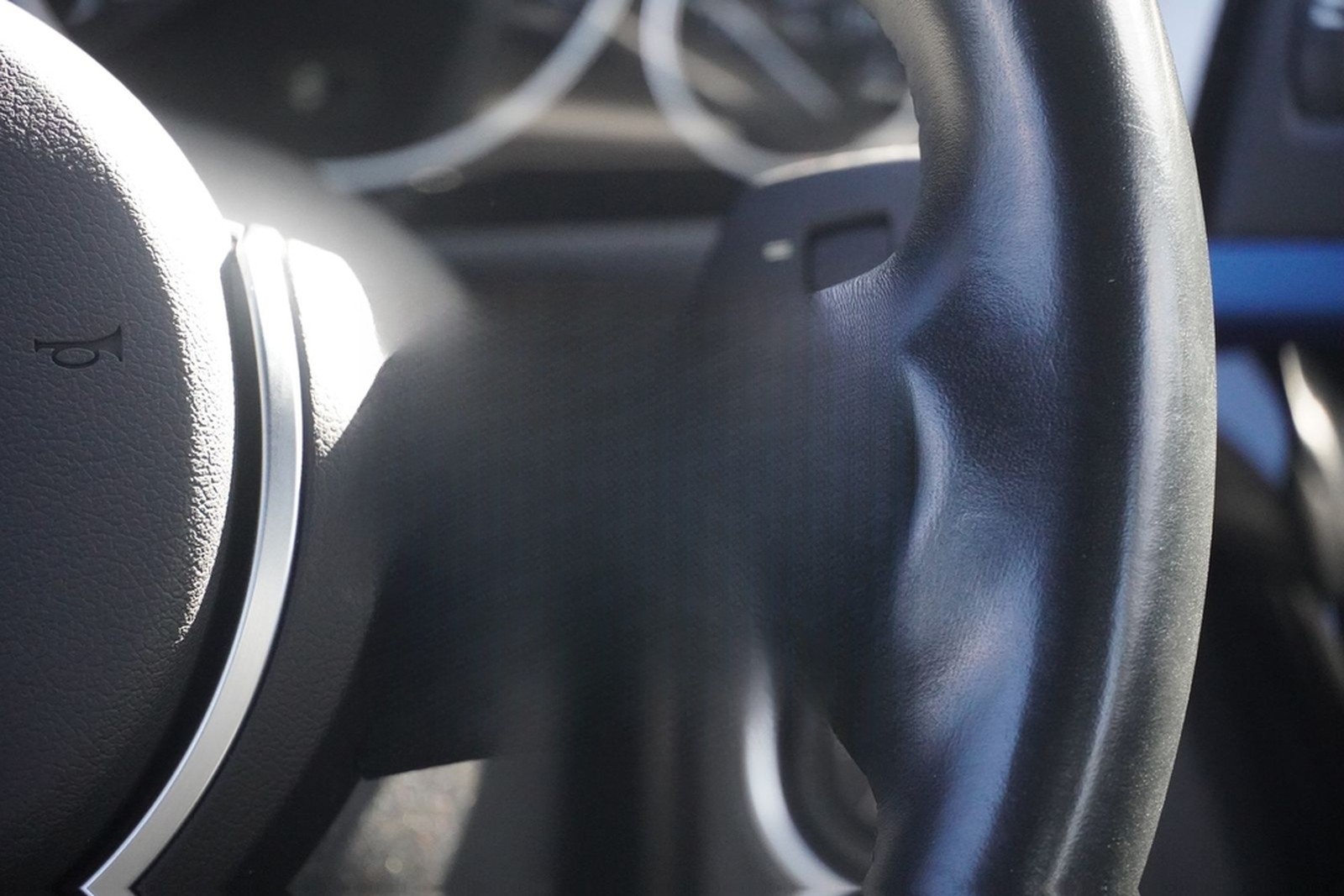 BMW 318i M Sport Klimaaut. Bi-Xenon Alcantara PDC foto 15