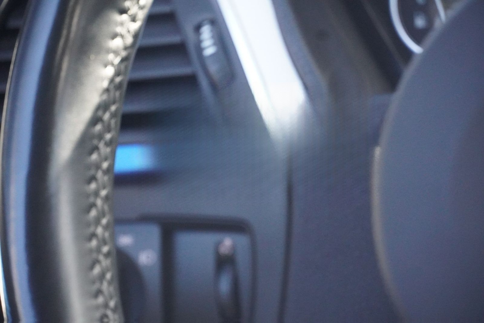 BMW 318i M Sport Klimaaut. Bi-Xenon Alcantara PDC foto 16