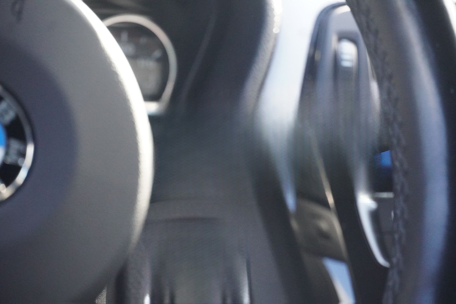 BMW 318i M Sport Klimaaut. Bi-Xenon Alcantara PDC foto 17