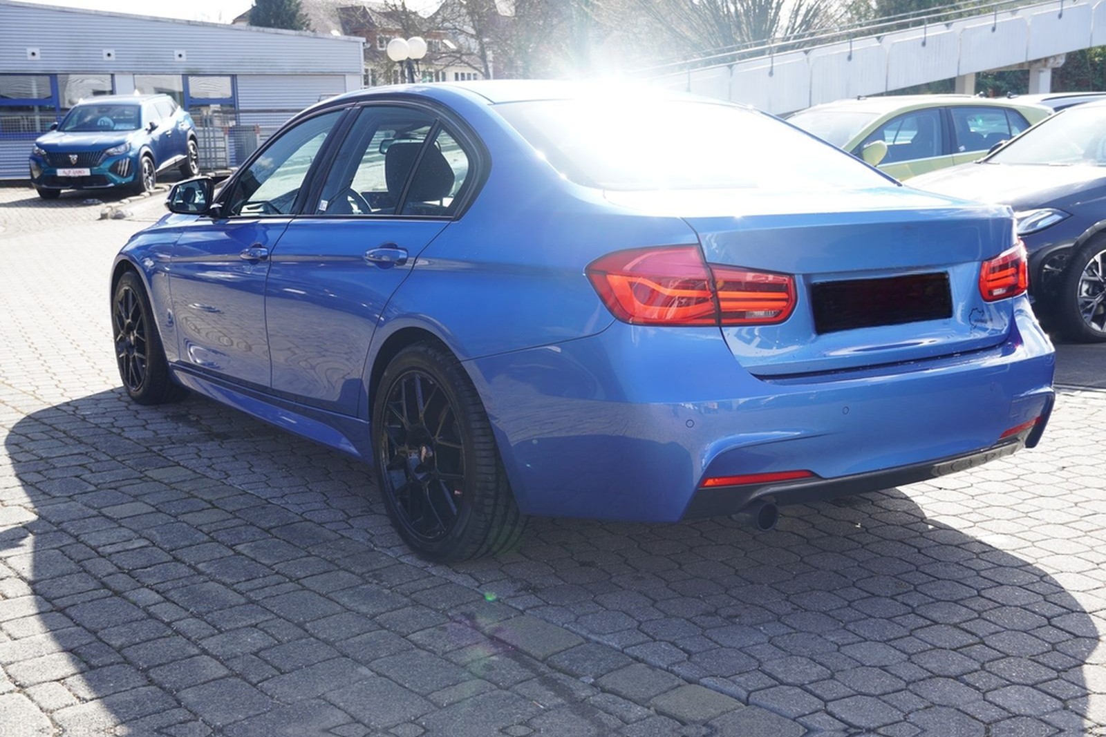 BMW 318i M Sport Klimaaut. Bi-Xenon Alcantara PDC foto 7