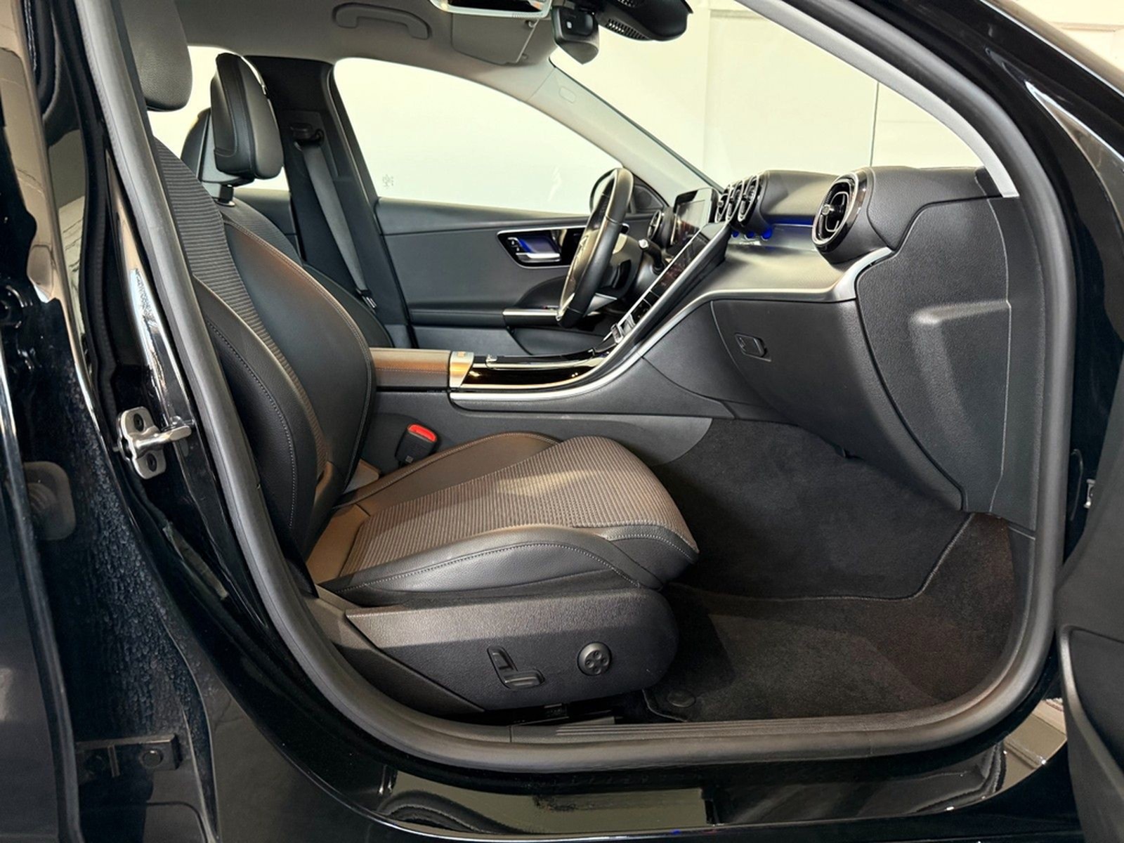 Mercedes-Benz C 200 T-Modell /NAVI/AHK/KAMARA/LED/SPUR foto 19