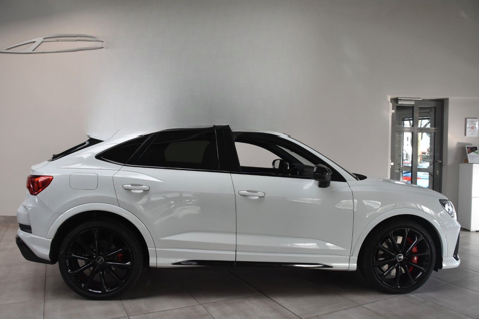 Audi RSQ3 Sportback 2.5 TFSI MLED 360°Kam Pano AHK foto 2