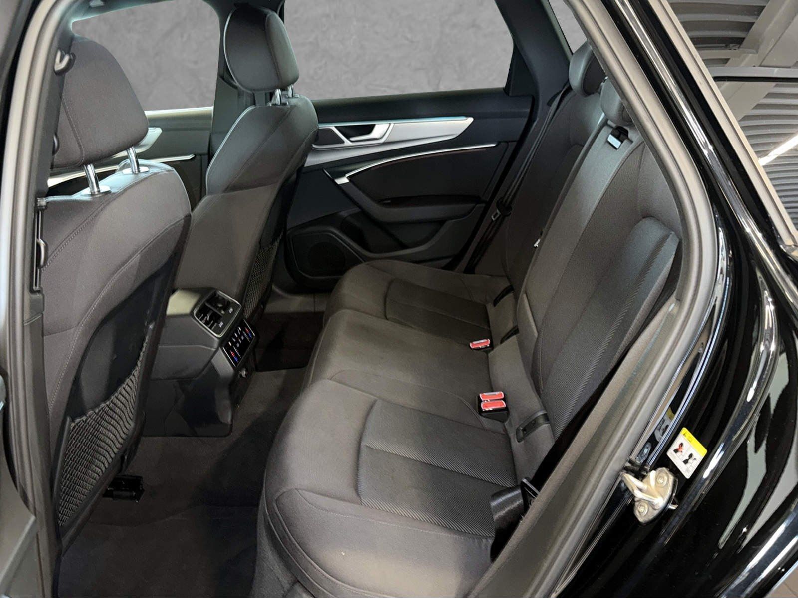 Audi A6 Avant 45 TFSI quattro foto 8
