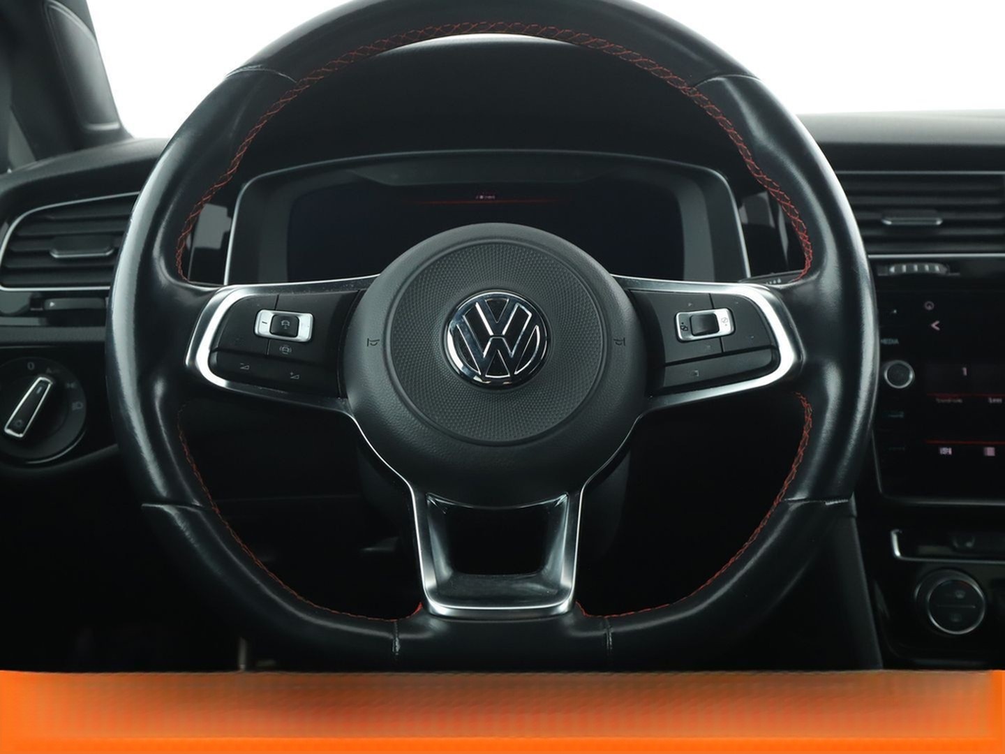 Volkswagen Golf VII 2.0 TSI GTI Performance BM Aut. *NAVI* foto 19