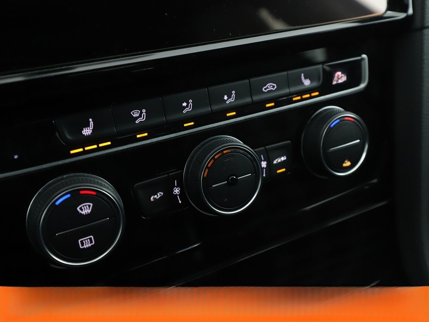 Volkswagen Golf VII 2.0 TSI GTI Performance BM Aut. *NAVI* foto 24