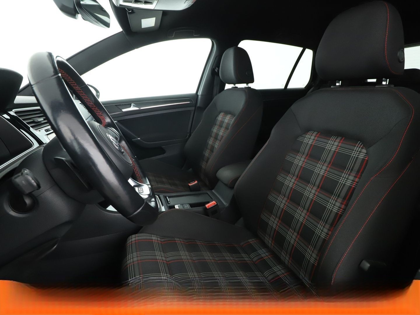 Volkswagen Golf VII 2.0 TSI GTI Performance BM Aut. *NAVI* foto 10