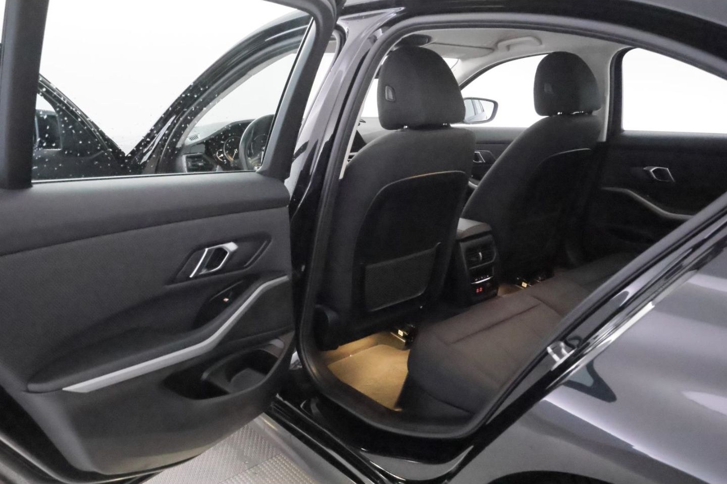 BMW 318 d Lim. Steptronic Advantage +LED+NAVI+SHZ+ foto 18