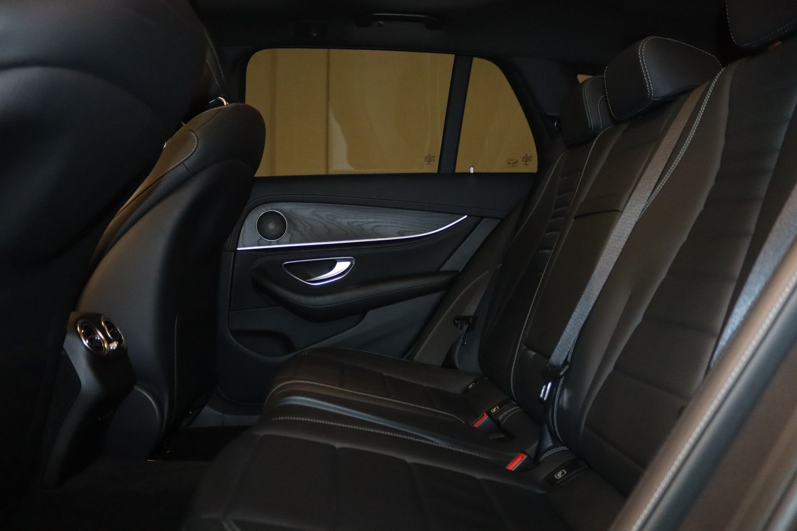 Mercedes-Benz E 450 T 4M. AMG Line-MULTIBEAM-PANO-WIDE-DISTR.- foto 12