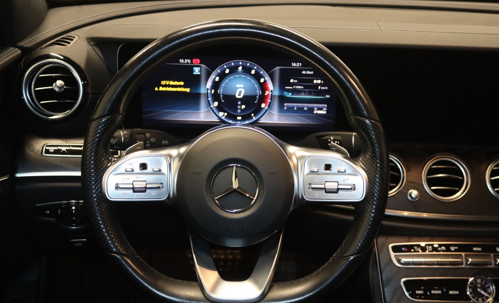 Mercedes-Benz E 450 T 4M. AMG Line-MULTIBEAM-PANO-WIDE-DISTR.- foto 13