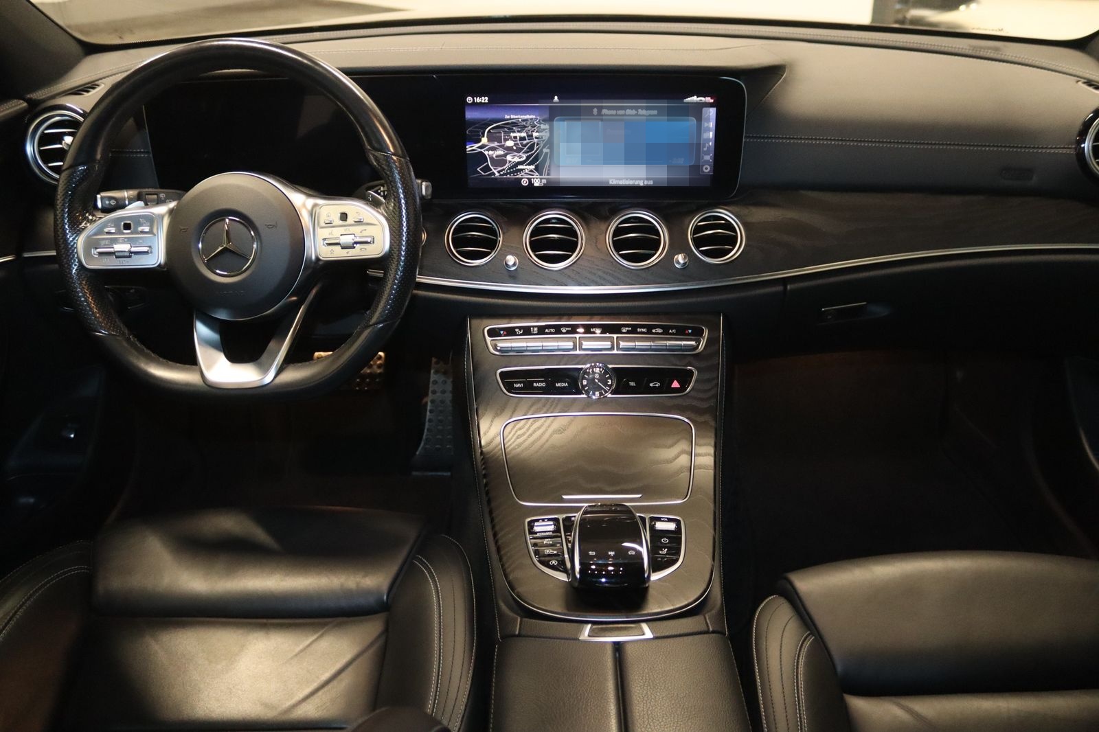 Mercedes-Benz E 450 T 4M. AMG Line-MULTIBEAM-PANO-WIDE-DISTR.- foto 17