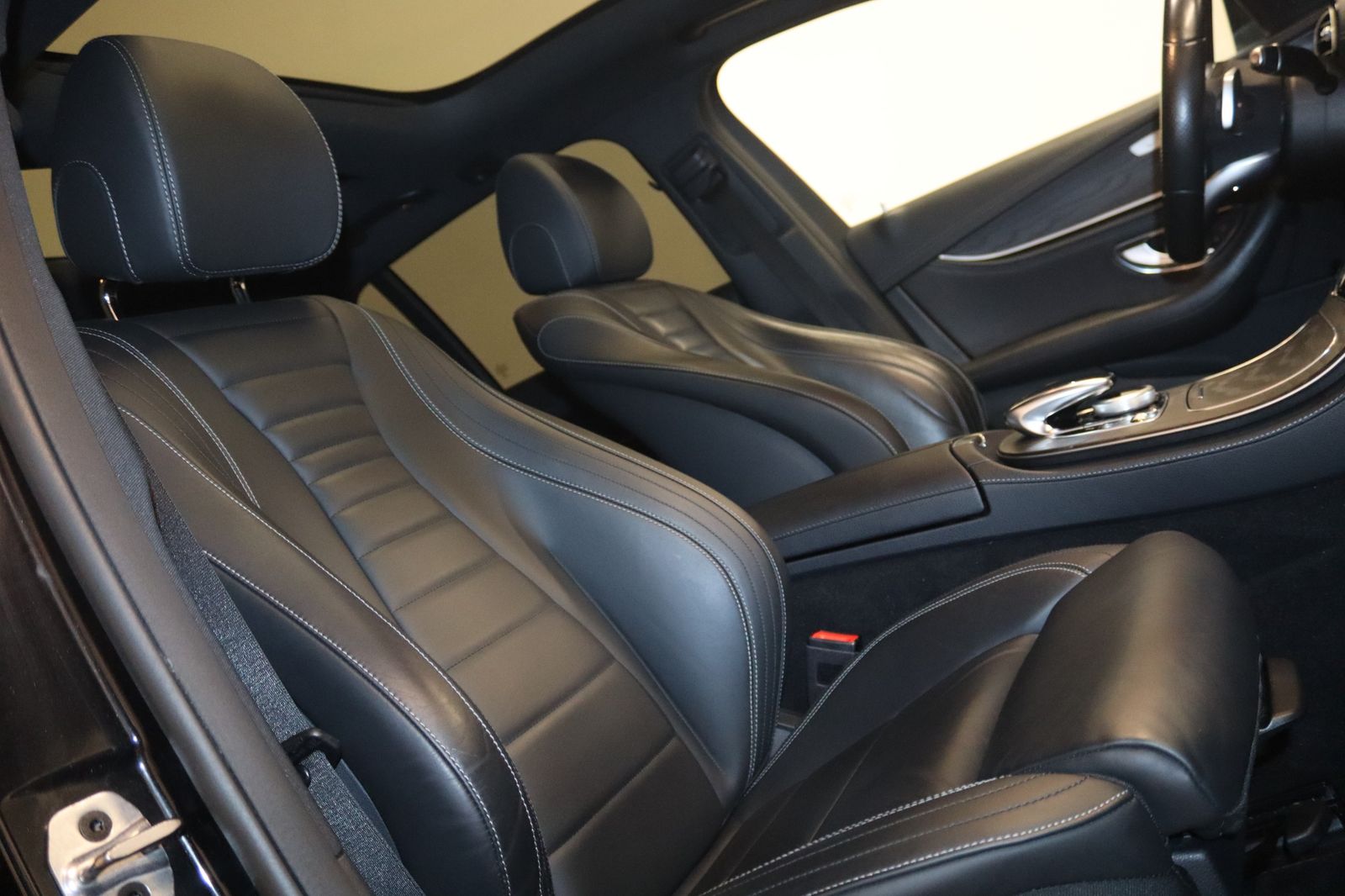 Mercedes-Benz E 450 T 4M. AMG Line-MULTIBEAM-PANO-WIDE-DISTR.- foto 18