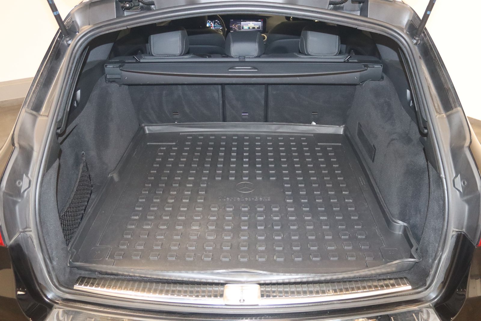 Mercedes-Benz E 450 T 4M. AMG Line-MULTIBEAM-PANO-WIDE-DISTR.- foto 7