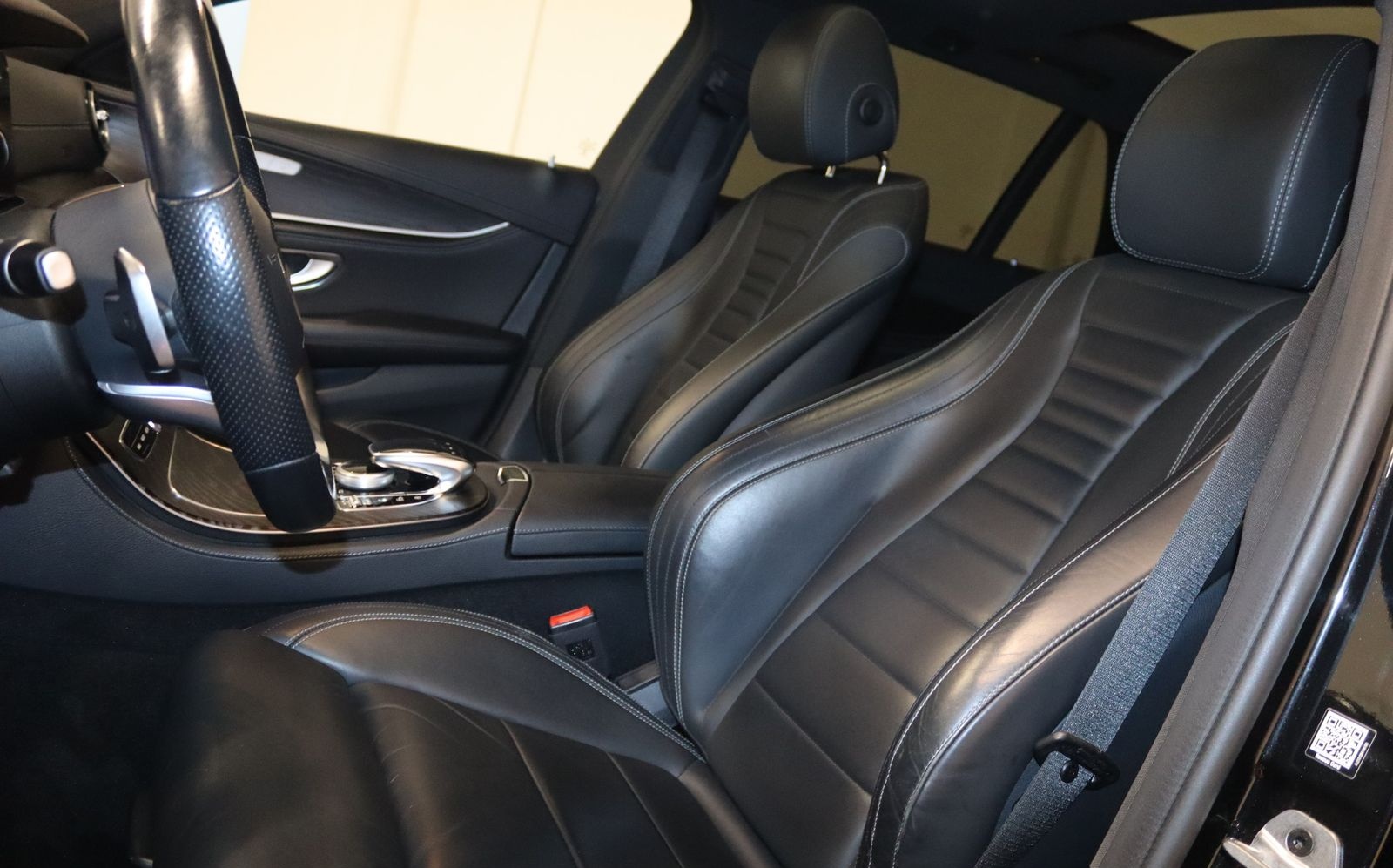 Mercedes-Benz E 450 T 4M. AMG Line-MULTIBEAM-PANO-WIDE-DISTR.- foto 9