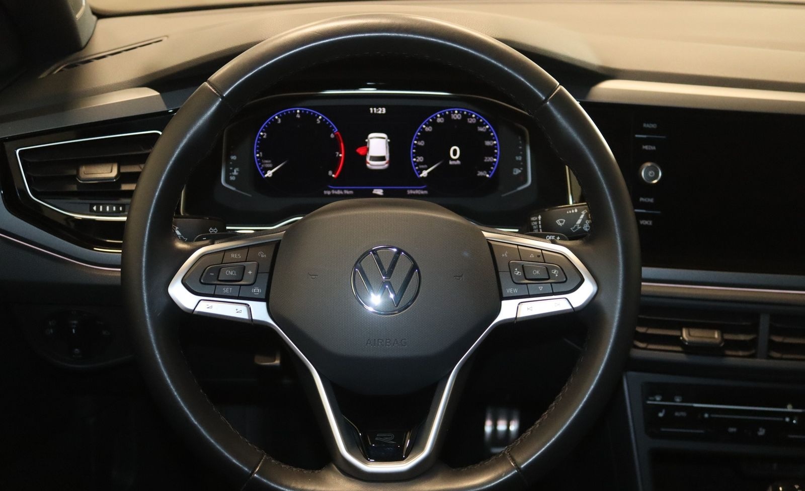 Volkswagen Polo TSI DSG R-Line-NAV-IQ-KAMERA-VIRTUAL-KESSY- foto 12