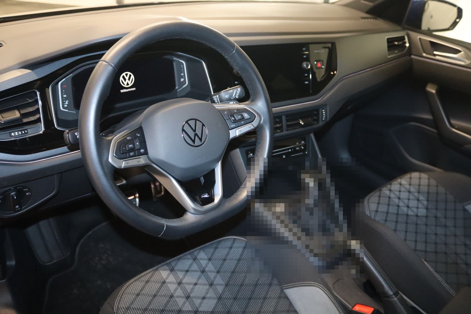 Volkswagen Polo TSI DSG R-Line-NAV-IQ-KAMERA-VIRTUAL-KESSY- foto 9