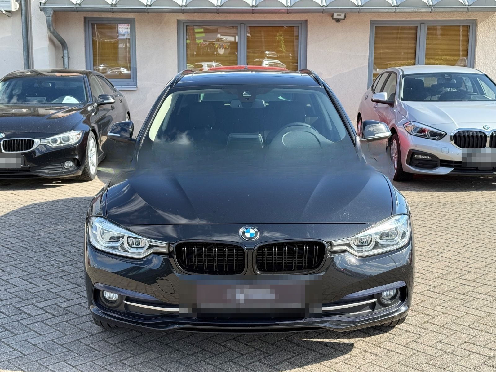 BMW 320d xDrive*AUTOMATIK*KEYLESS GO*AHK*PDC*2.HAND foto 2