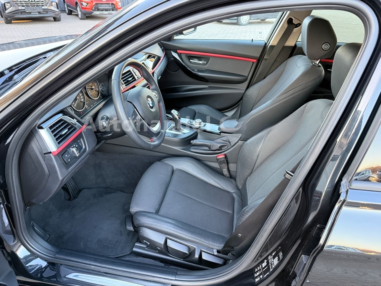 BMW 320d xDrive*AUTOMATIK*KEYLESS GO*AHK*PDC*2.HAND foto 13