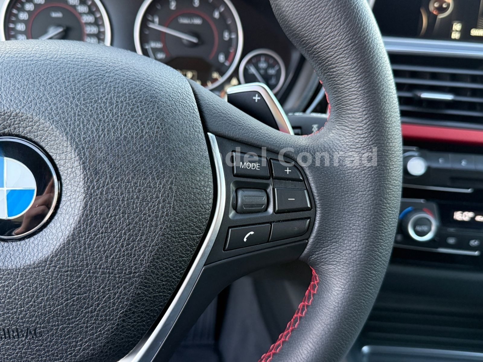 BMW 320d xDrive*AUTOMATIK*KEYLESS GO*AHK*PDC*2.HAND foto 21