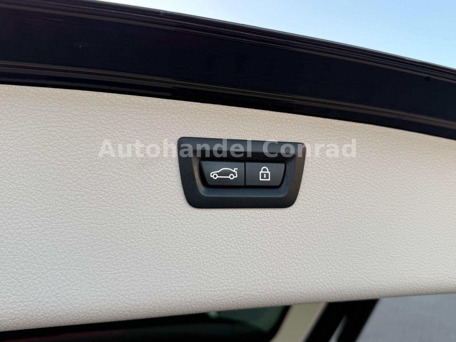 BMW 320d xDrive*AUTOMATIK*KEYLESS GO*AHK*PDC*2.HAND foto 29