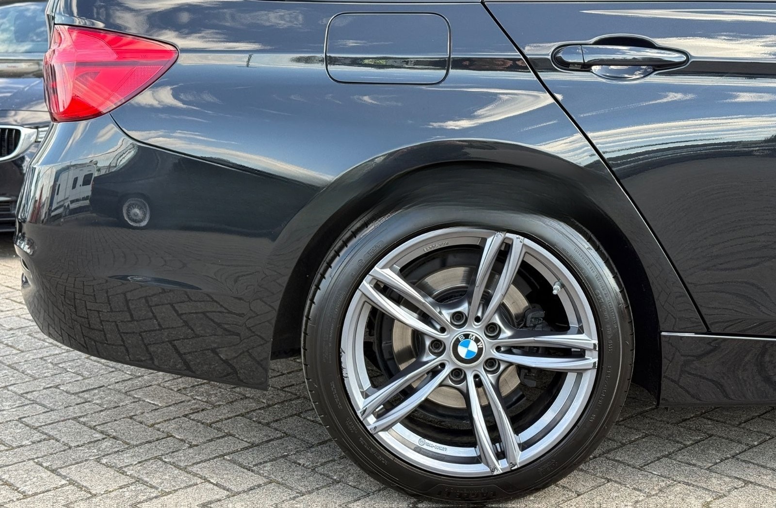 BMW 320d xDrive*AUTOMATIK*KEYLESS GO*AHK*PDC*2.HAND foto 10