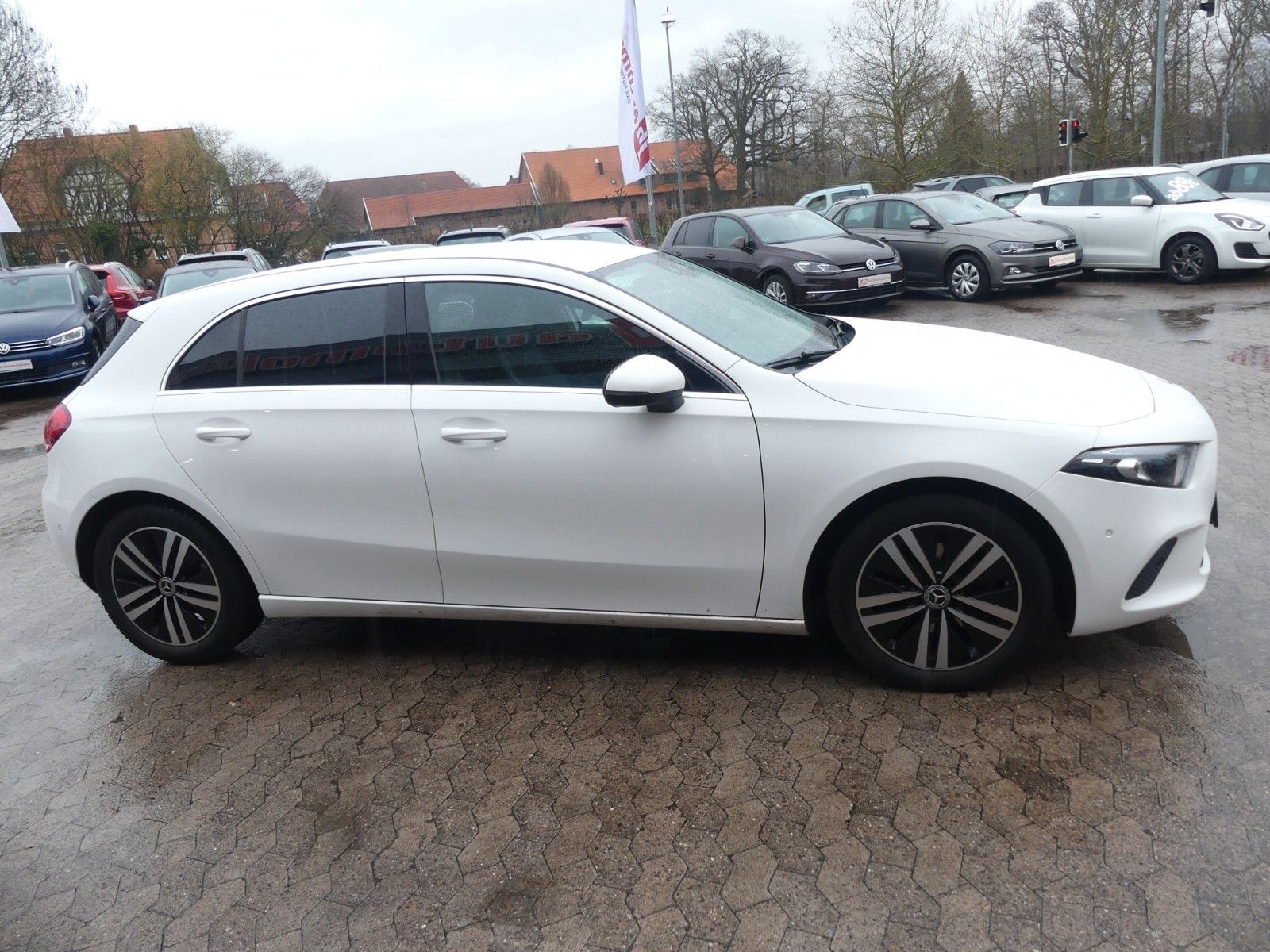 Mercedes-Benz A 180d Automatik Kamera*Navi*SHZ*LED*ab 249€ foto 6