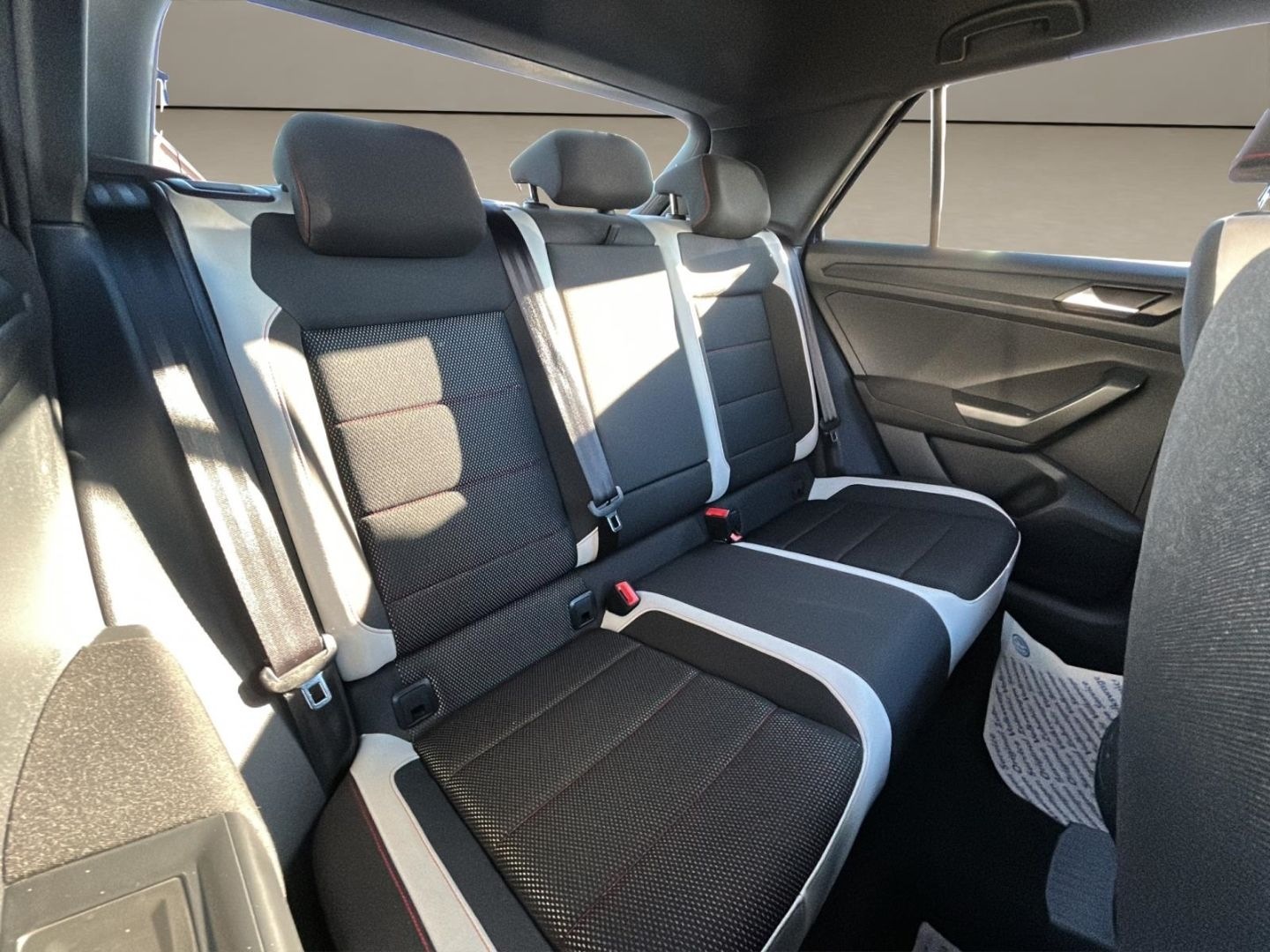 Volkswagen T-Roc Sport 1.5 TSI (ACC/LED/Kamera) foto 13