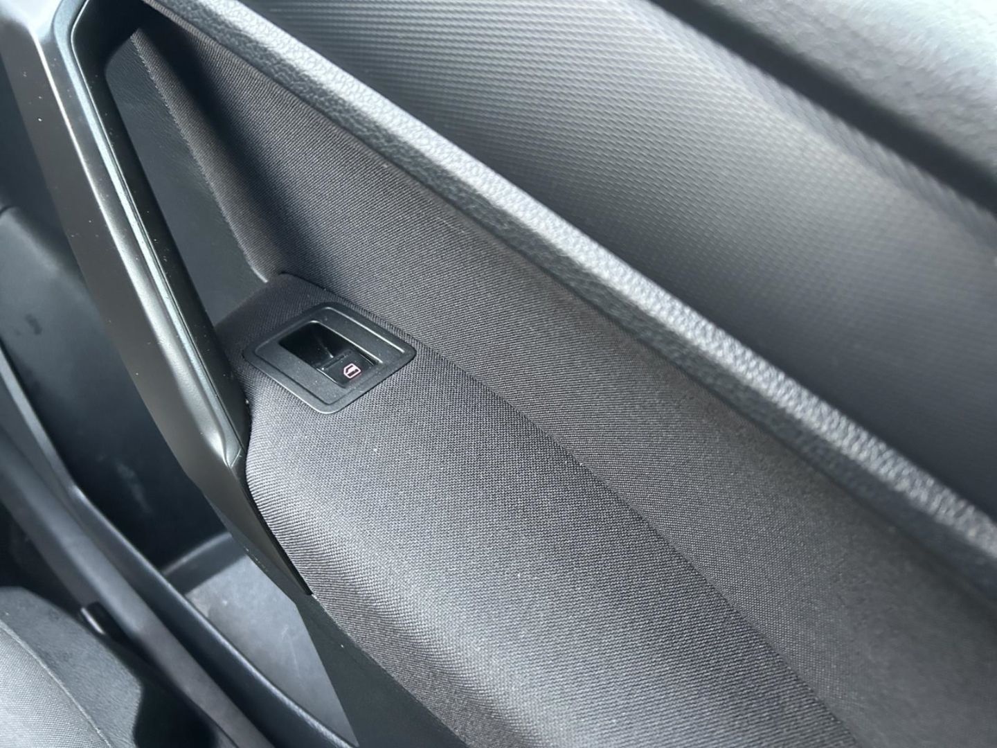 Volkswagen Caddy 1.4 TSI DSG Comfortline (AHK/Navi-App) foto 24