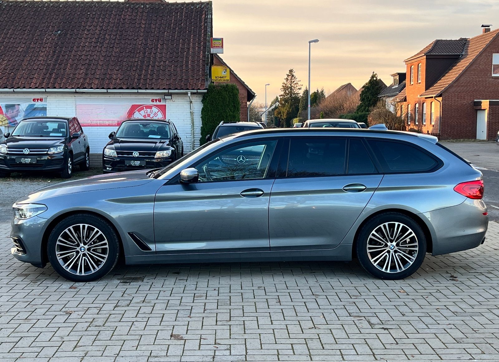 BMW 530d Sport+LED+ACC+360°+AHK+Scheckh.+Bremse neuw foto 2