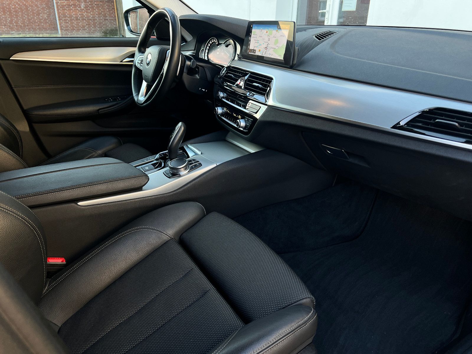BMW 530d Sport+LED+ACC+360°+AHK+Scheckh.+Bremse neuw foto 16