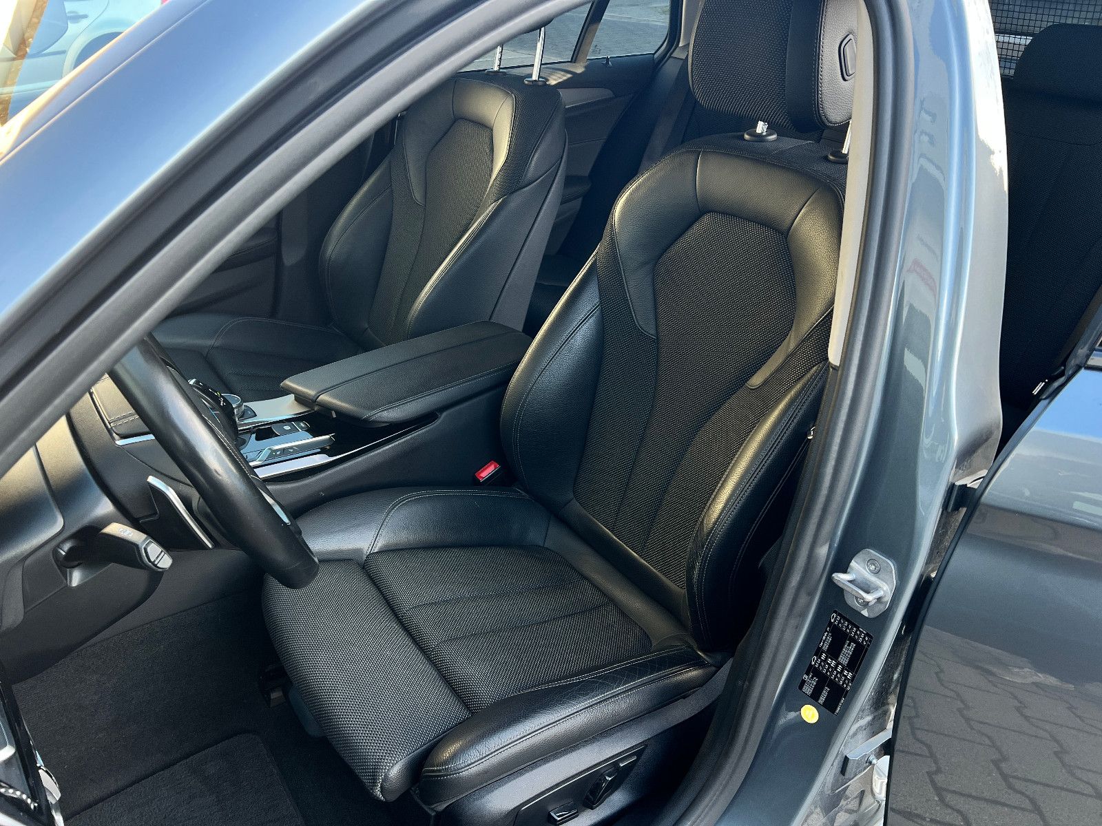 BMW 530d Sport+LED+ACC+360°+AHK+Scheckh.+Bremse neuw foto 18