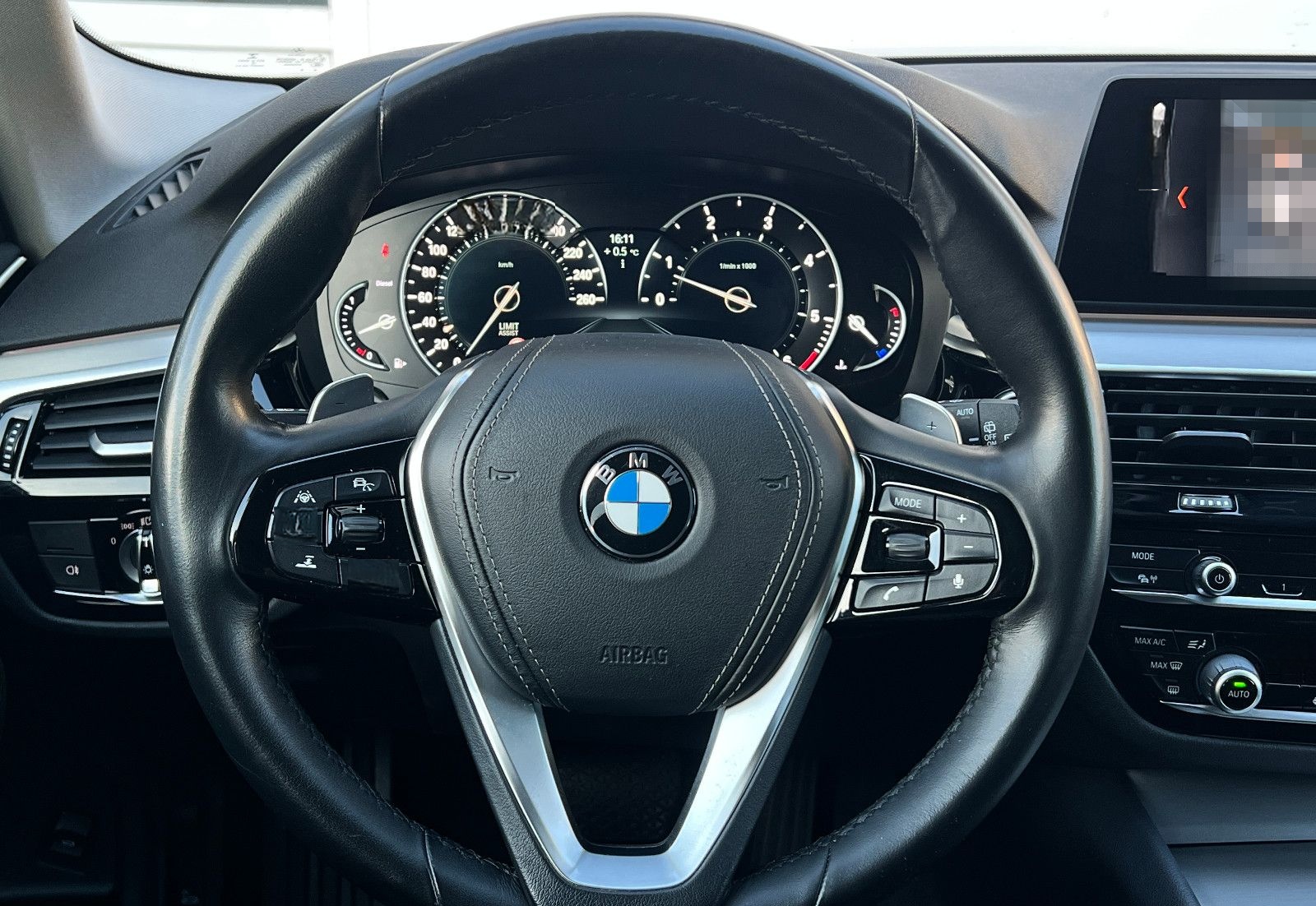 BMW 530d Sport+LED+ACC+360°+AHK+Scheckh.+Bremse neuw foto 24