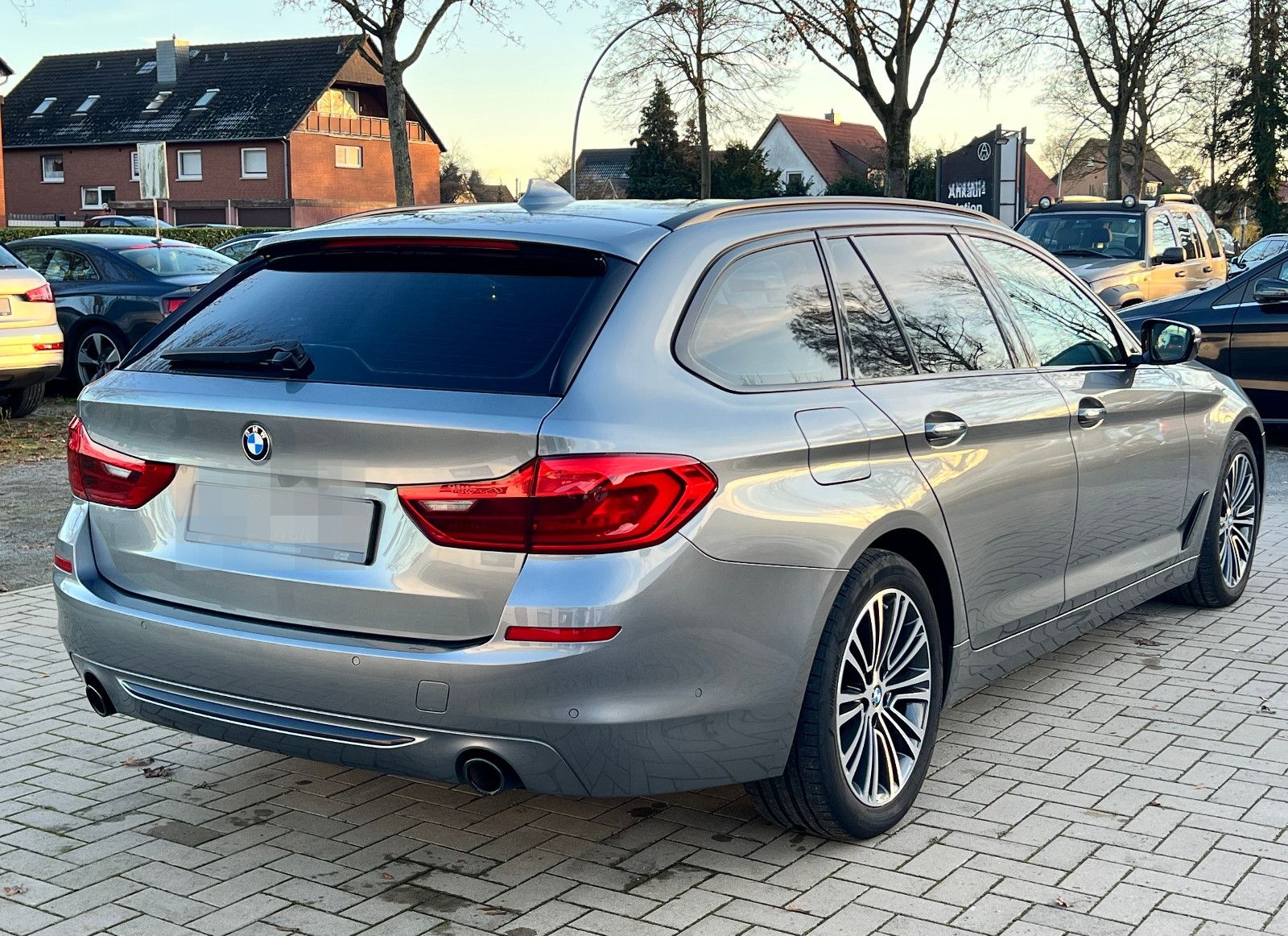 BMW 530d Sport+LED+ACC+360°+AHK+Scheckh.+Bremse neuw foto 5