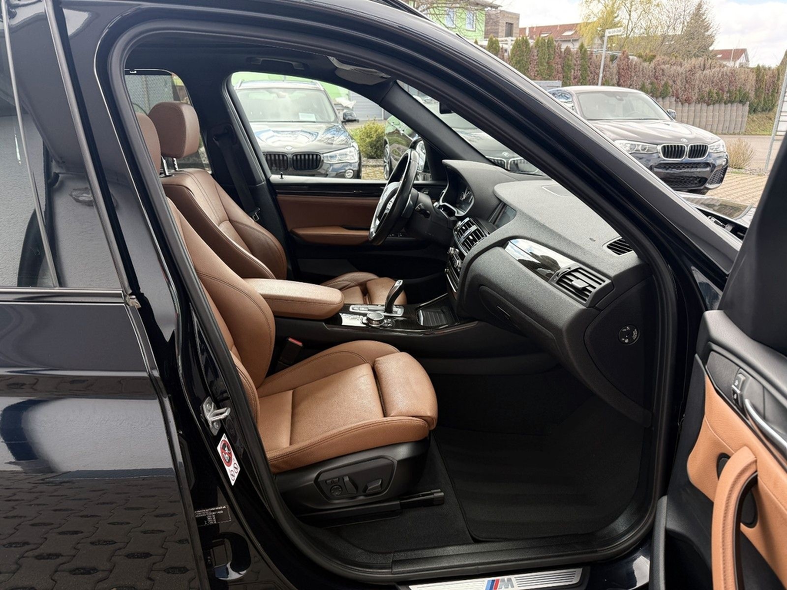 BMW X3 xDrive20i M SPORT Leder AHK PANO Kamera HUD foto 11