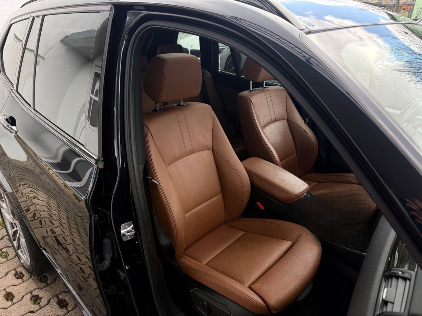 BMW X3 xDrive20i M SPORT Leder AHK PANO Kamera HUD foto 13