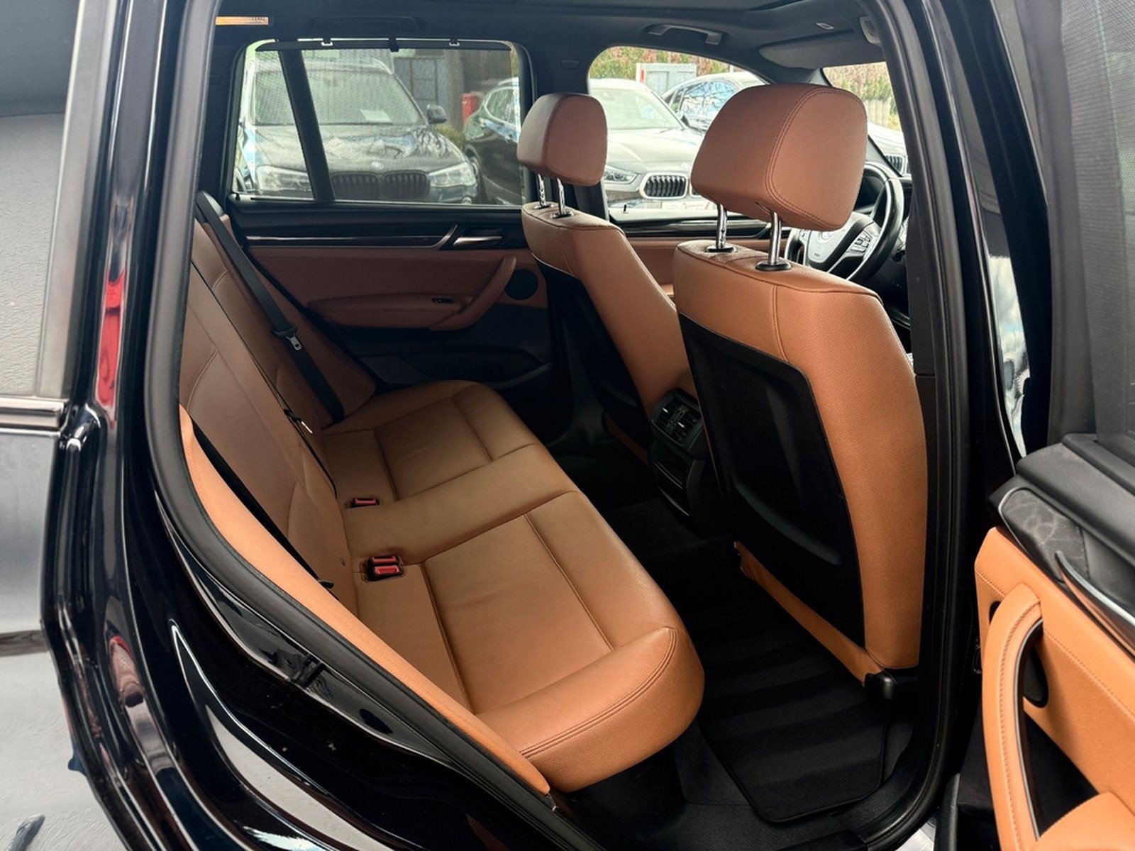BMW X3 xDrive20i M SPORT Leder AHK PANO Kamera HUD foto 15