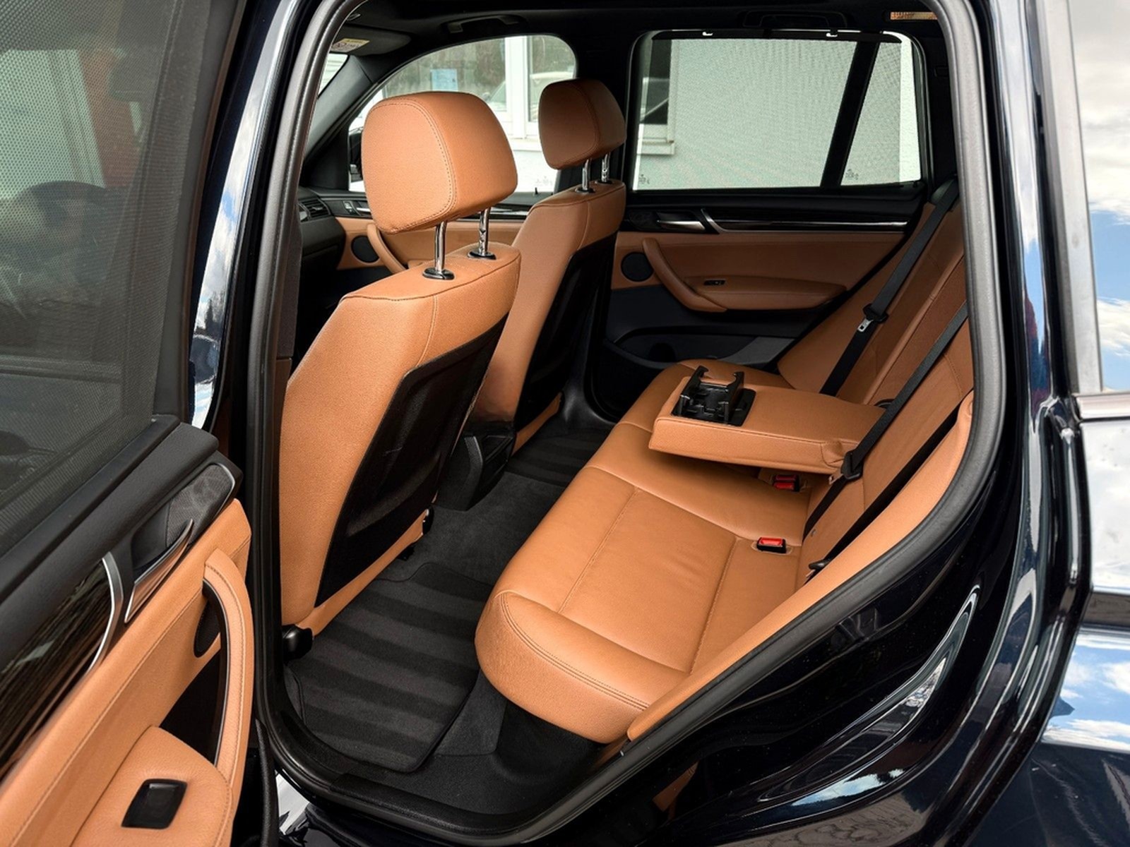 BMW X3 xDrive20i M SPORT Leder AHK PANO Kamera HUD foto 16