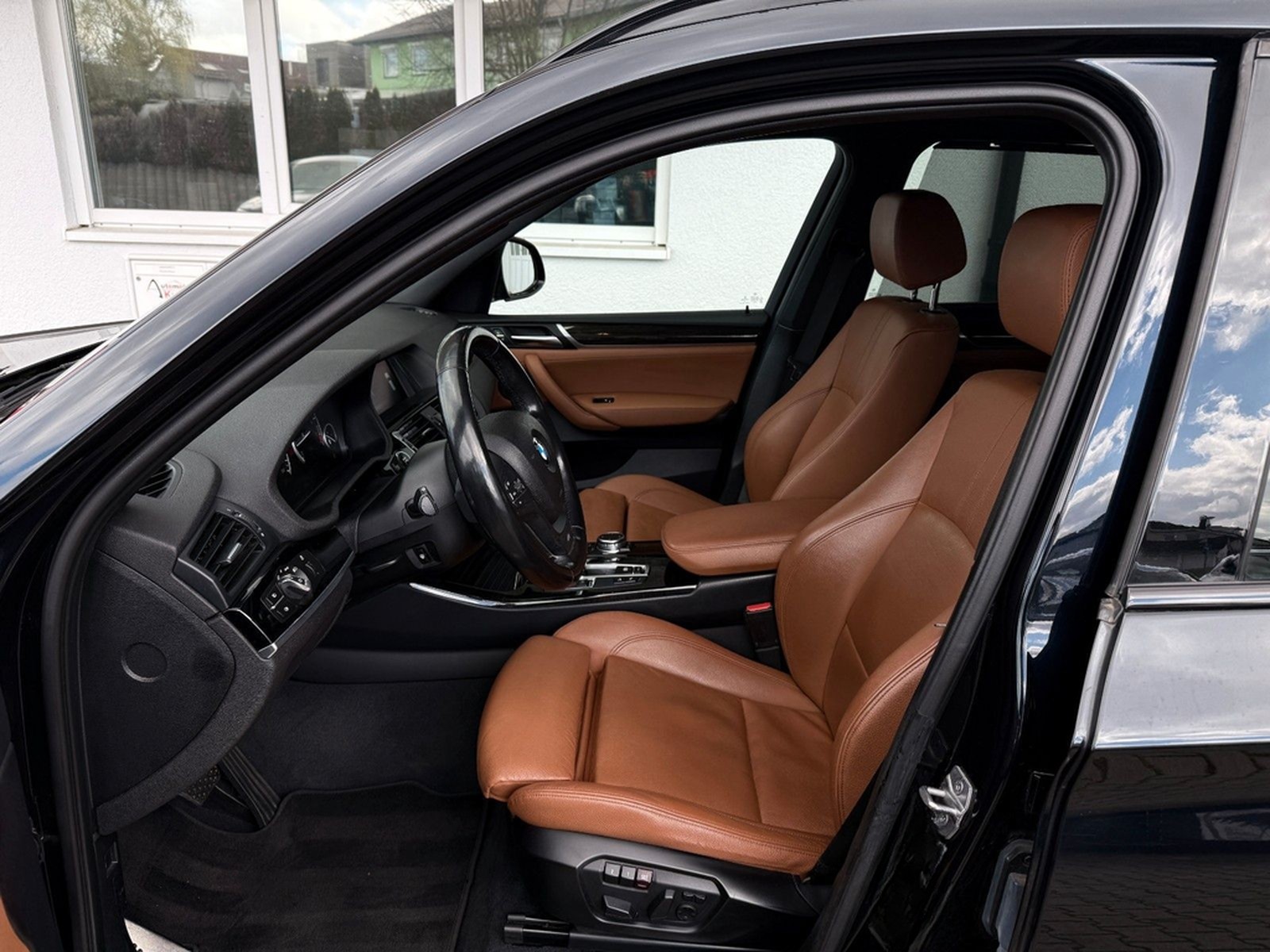BMW X3 xDrive20i M SPORT Leder AHK PANO Kamera HUD foto 17