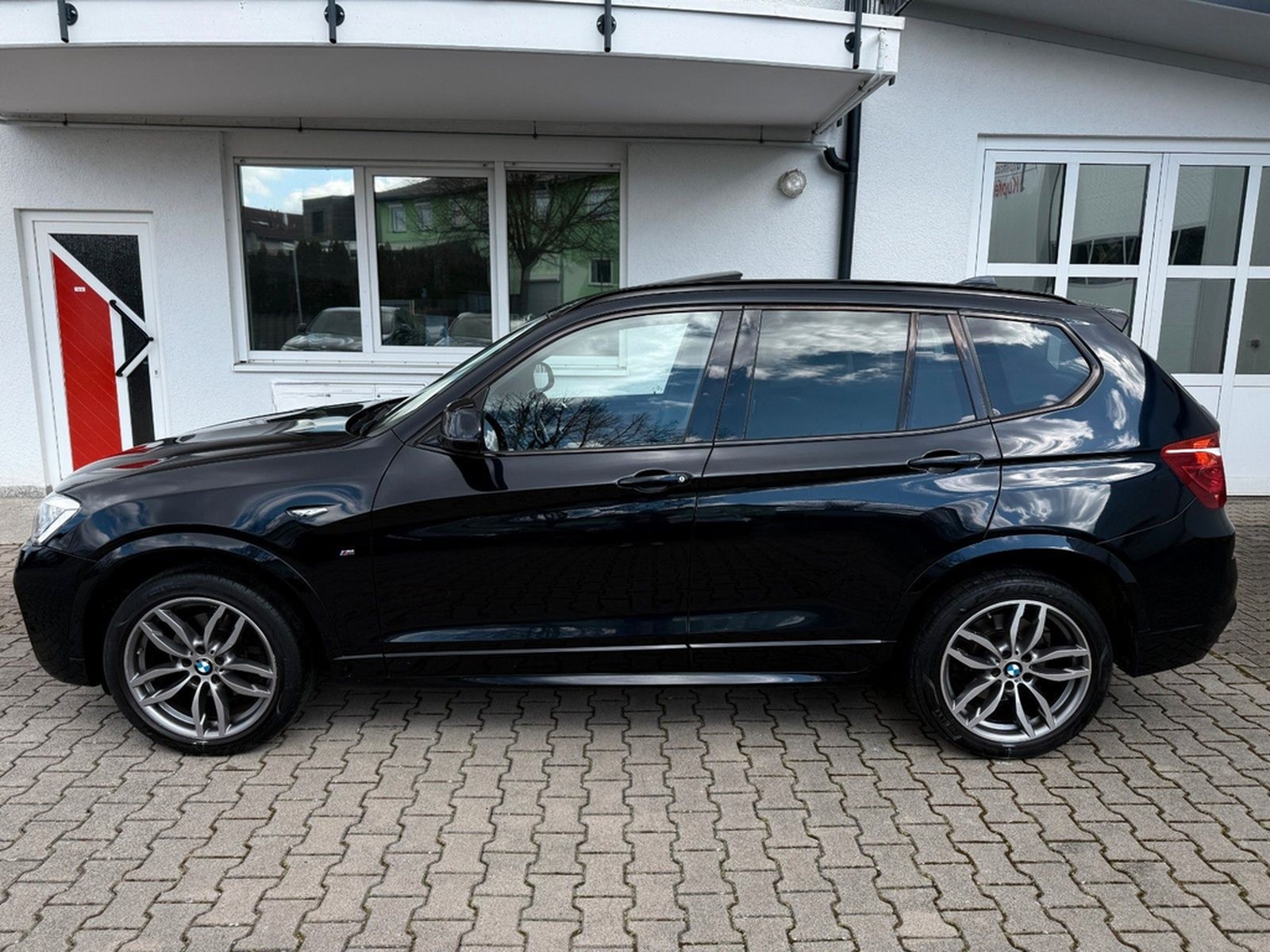 BMW X3 xDrive20i M SPORT Leder AHK PANO Kamera HUD foto 3