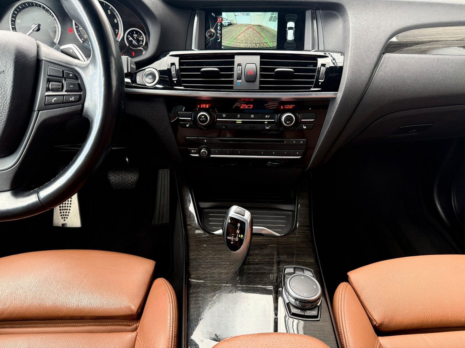 BMW X3 xDrive20i M SPORT Leder AHK PANO Kamera HUD foto 23