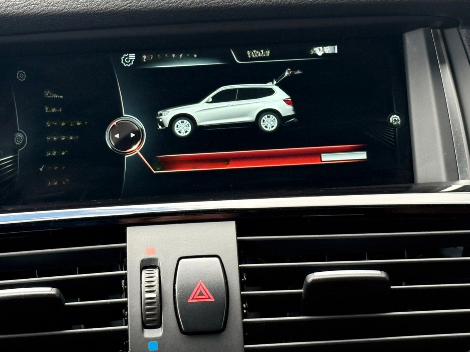 BMW X3 xDrive20i M SPORT Leder AHK PANO Kamera HUD foto 35