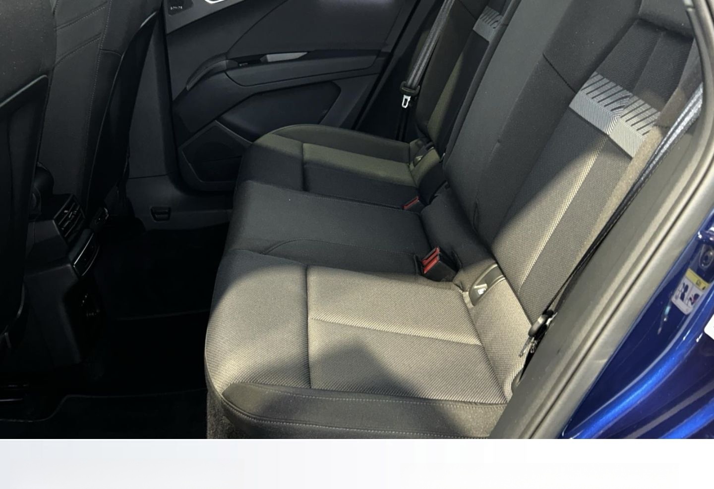Audi Q4 SHZ+SOUNDSYS+PANORAMAD+ACC+NAVI+LED foto 10