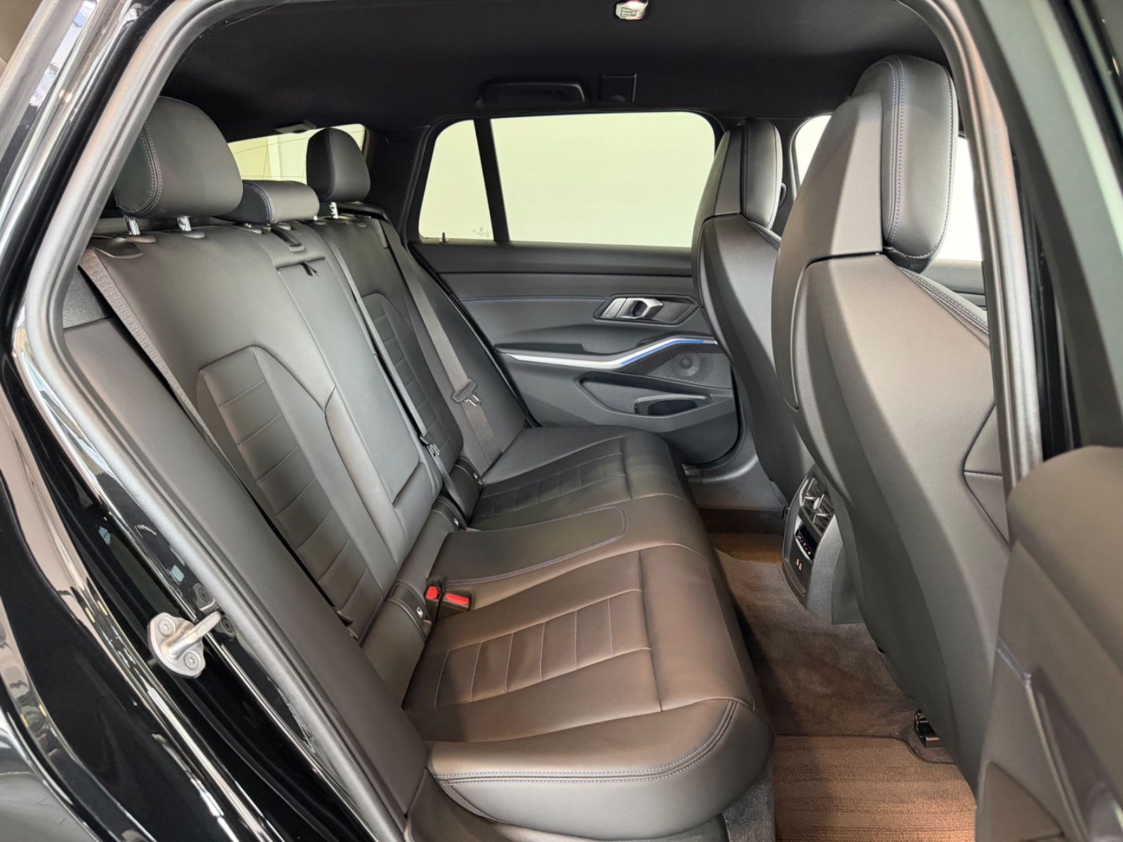 BMW 330d xDrive *M-Sport/Schalensitz/AHK/Carbon/ACC* foto 19